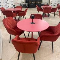 Arredo Bar/Lounge 32 sedie + 10 tavoli usato 6mesi