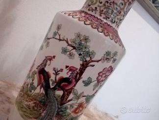 Vaso disegnato per fiori