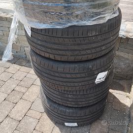 Pneumatici 225 40 R18 92V XL M