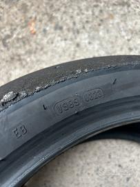 Gomme moto slick