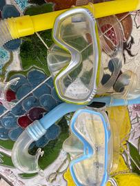 Maschere per snorkeling con boccaglio
