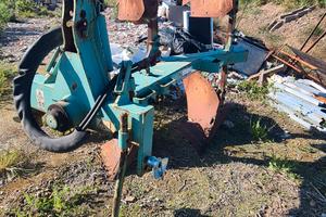 aratro bivomere e monovomere per trattore 