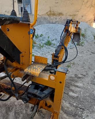retroescavatore  per  trattore 