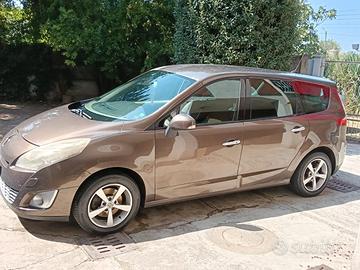 auto Renault Grand Scènic III 1.9 DCI