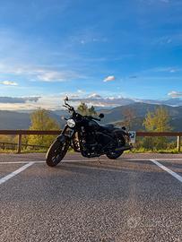 Royal Enfield Shotgun 650 custom