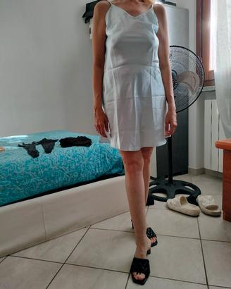 Vestito seta colore celeste, taglio S, nuovo.