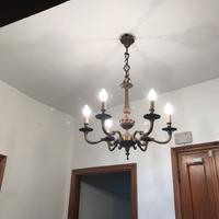 Lampadario antico in ottone a sei luci.