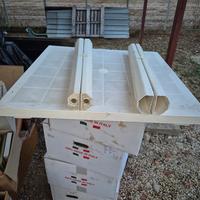 tavolino plastica bianco