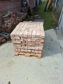 mattoni pieni vecchi 