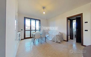 AMPIO BILOCALE CON BALCONE, BOX E CANTINA!