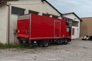camion Iveco Eurocargo euro 6 con sponda