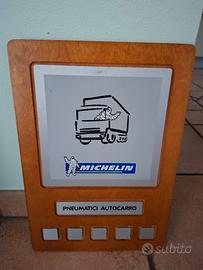 Espositore Michelin Vintage.