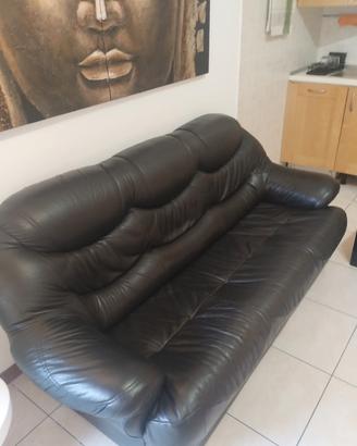 divano e due poltrone 
