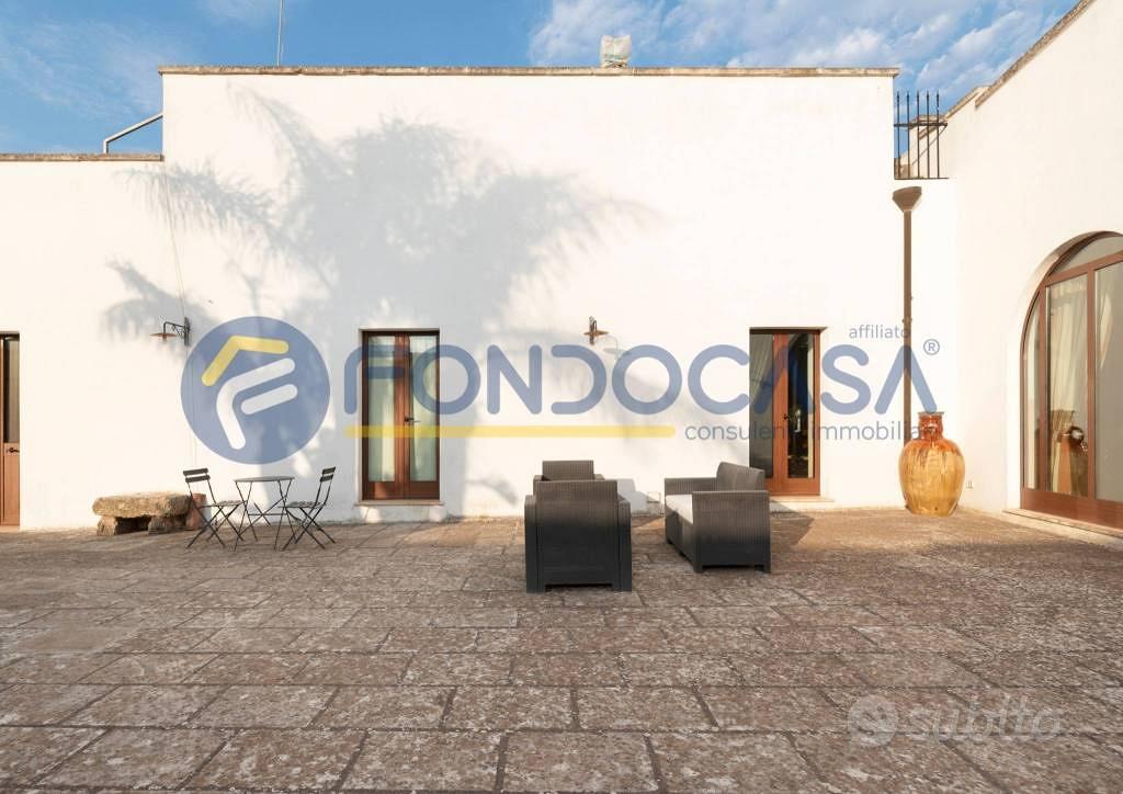 Rustico / Casale di 4600 m² con più di 5 locali e - Vista 3