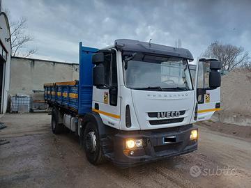 Autocarro Iveco 180E25