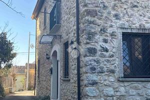 CASA SEMINDIPENDENTE A POZZILLI