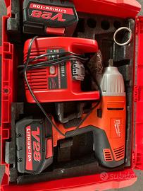 BULLONATRICE AVVITATORE A BATTERIE MILWAUKEE 1/2"