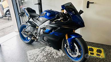 Yamaha YZF R6 ACCESSORIATA CON SCARICO ARROW 12 ME