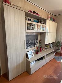 parete soggiorno,  credenza, divano, tavolo sedie