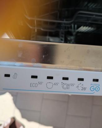 Lavastoviglie Indesit