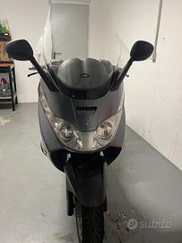 Piaggio X8 250