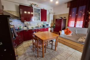 Quadrilocale (100 mq) con tripla esposizione