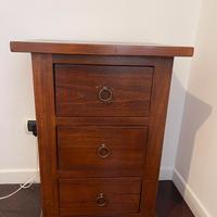 Comodini e cassettiera arte povera