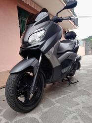 Yamaha X-Max 250 Sport usata in vendita