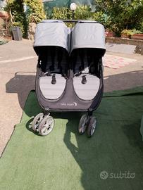 passeggino gemellare 