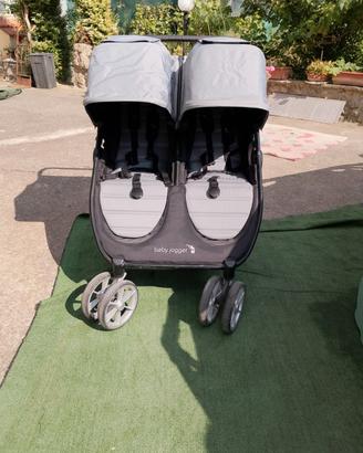 passeggino gemellare 