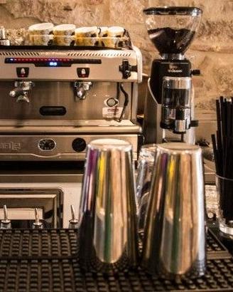 Macchina da caffe per bar, hotel e ristorazione.