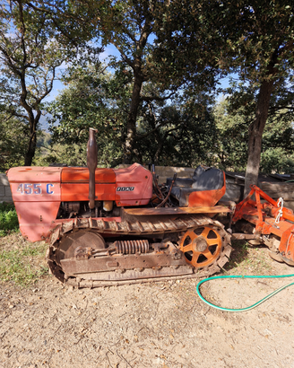 Cingolato e trattore gommato