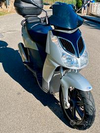 Aprilia sportcity 200