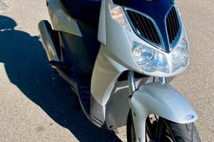 Aprilia sportcity 200