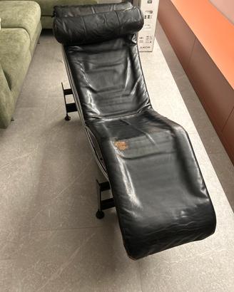 Poltrona chaise longue in pelle Le Combusier