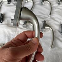 Maniglia per finestra satinata (10 pz disponibili