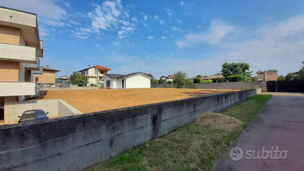 Terreno di 650 m² a Cogliate - Vista 4