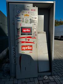 Armadio officina con ripiani