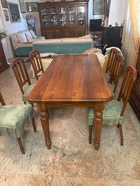 Tavolo con 6 sedie in noce