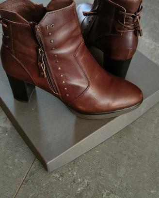 Stivaletto con tacco, 39, elegante. Nero Giardini