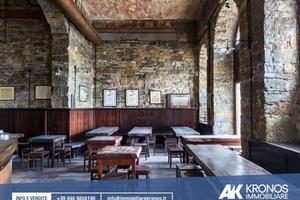 Attività / Licenza di 350 m² con 3 locali a Triest