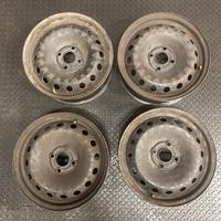 4 cerchi in ferro + copricerchi per Grande Punto