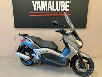Yamaha X-Max 250