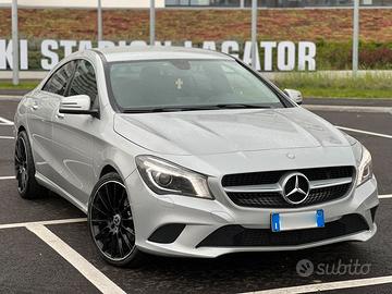 Mercedes-Benz CLA 200D AUTOMATIC PREMIUM PACK FULL