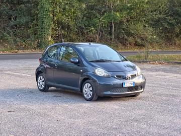 Toyota Aygo 1.0 12V VVT-i CV-68 3 porte Sol E4 Man