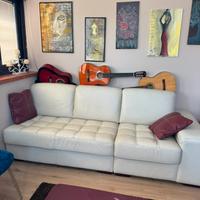 Divano in pelle bianca