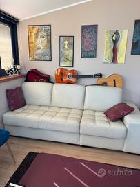 Divano in pelle bianca