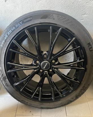Cerchi in lega con gomme