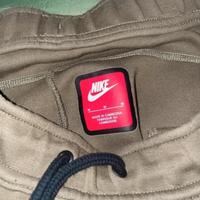 felpa e pantaloni Nike tech