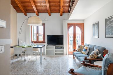 Appartamento in mansarda PiazzaGrandeHome